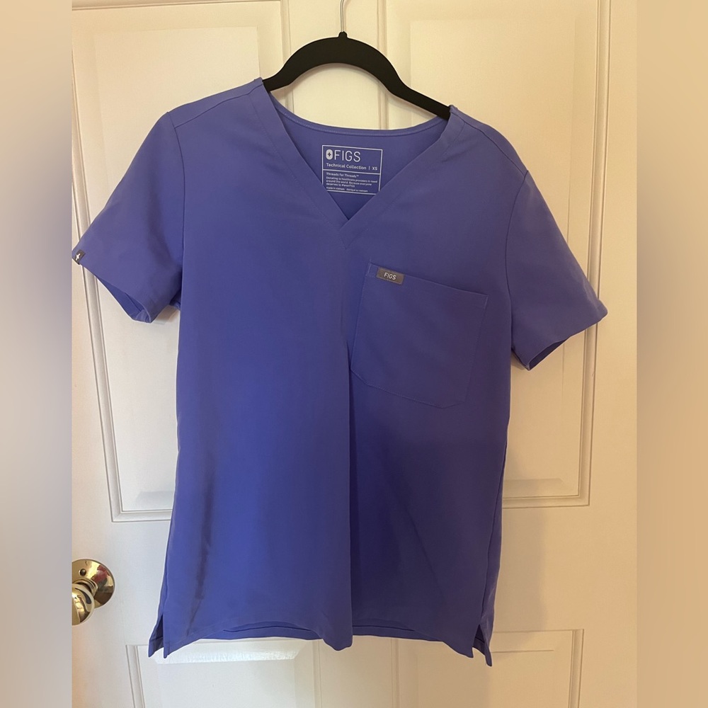 Figs Blueberry Catarina One Pocket Scrub Top